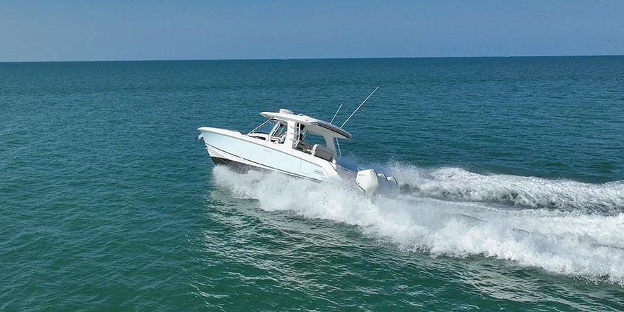 Boston Whaler 350 Realm