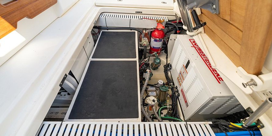 Boston Whaler 350 Realm