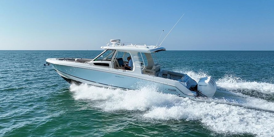 Boston Whaler 350 Realm