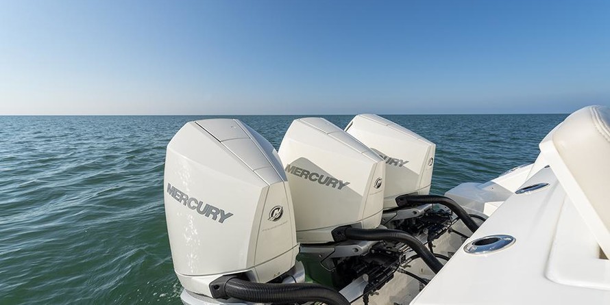 Boston Whaler 350 Realm