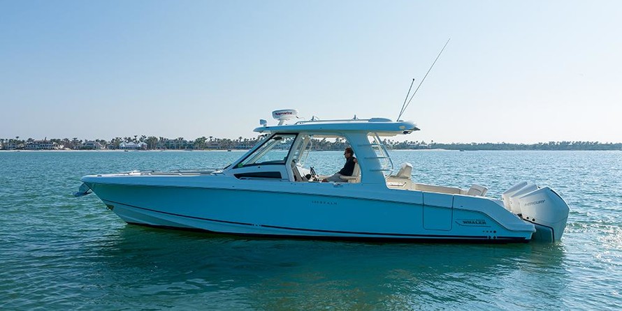 Boston Whaler 350 Realm