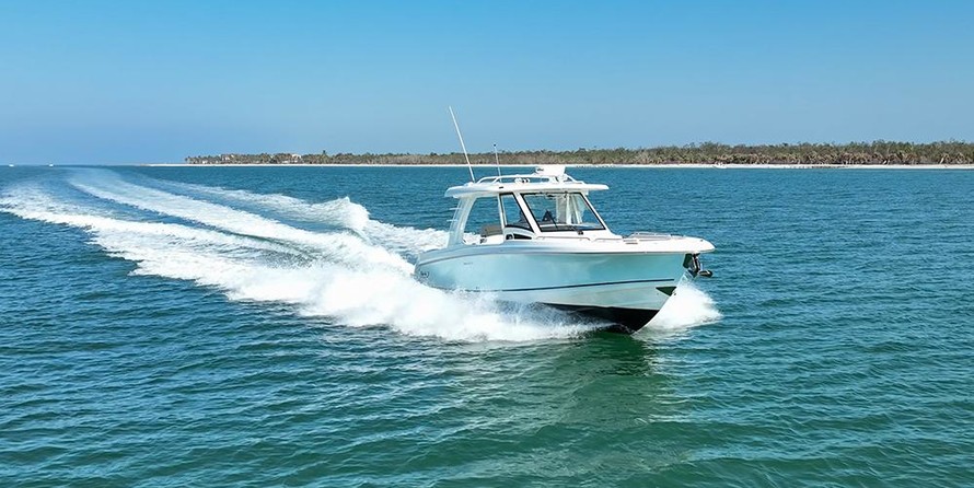 Boston Whaler 350 Realm