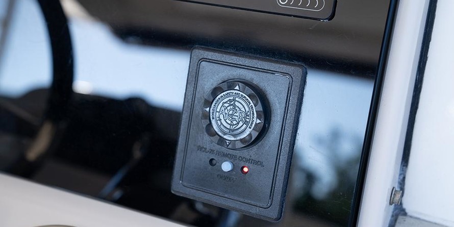 Boston Whaler 350 Realm