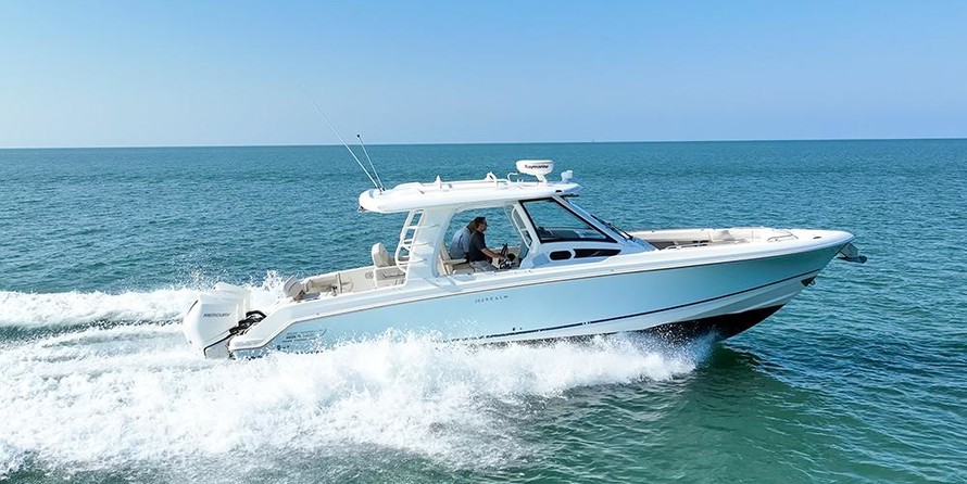 Boston Whaler 350 Realm