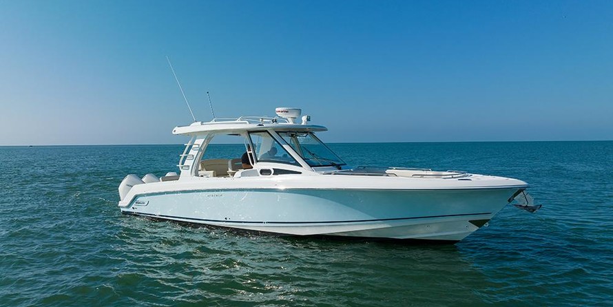 Boston Whaler 350 Realm
