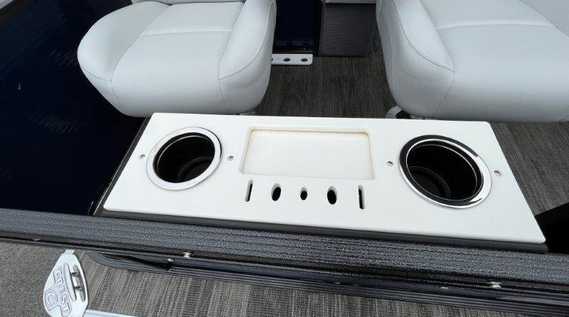 Larson LX 850 Classic SF