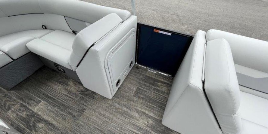 Larson LX 850 Classic SF