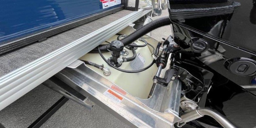 Larson LX 850 Classic SF