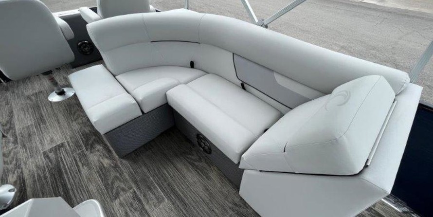 Larson LX 850 Classic SF