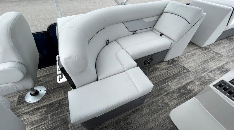 Larson LX 850 Classic SF