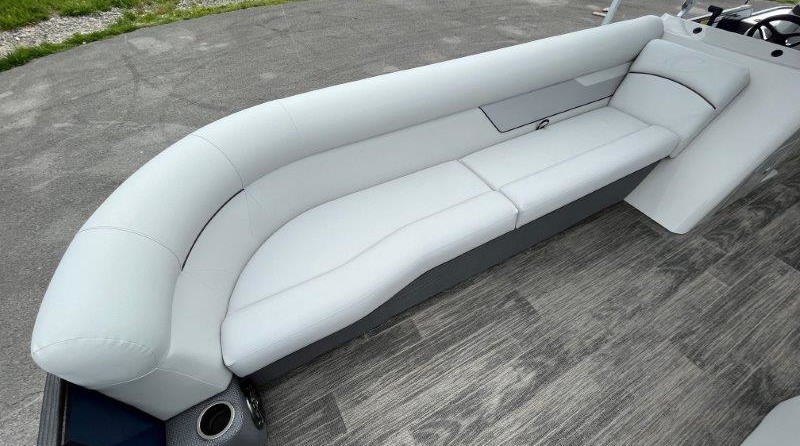 Larson LX 850 Classic SF