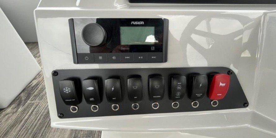 Larson LX 850 Classic SF