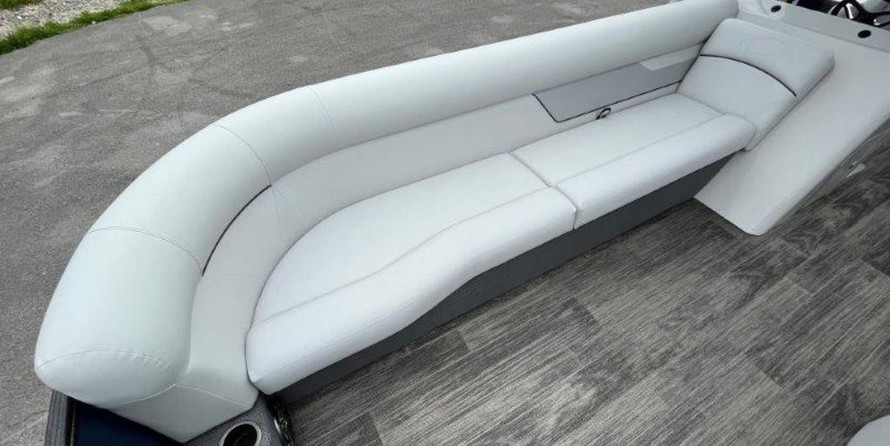 Larson LX 850 Classic SF