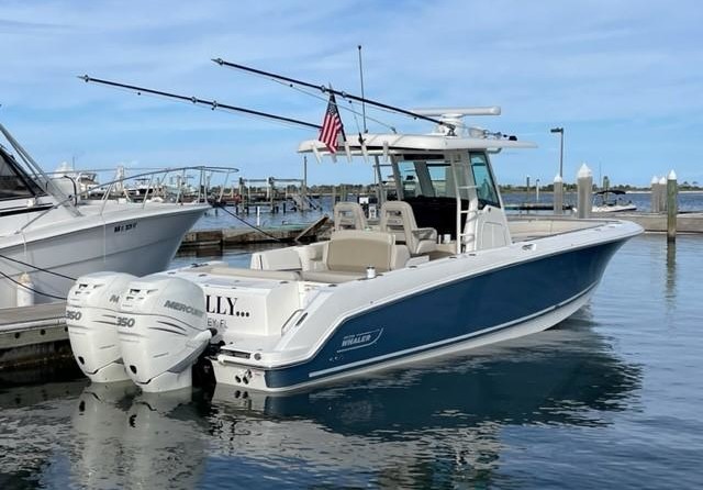 Boston Whaler 330 Outrage