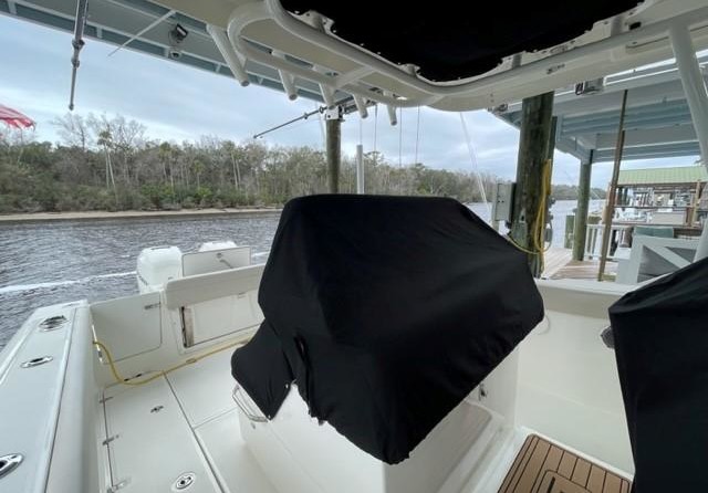 Boston Whaler 330 Outrage