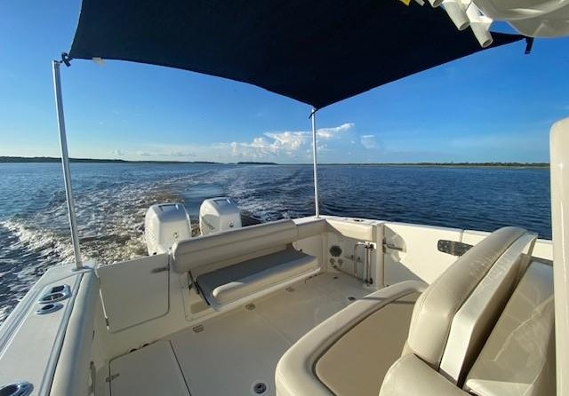 Boston Whaler 330 Outrage