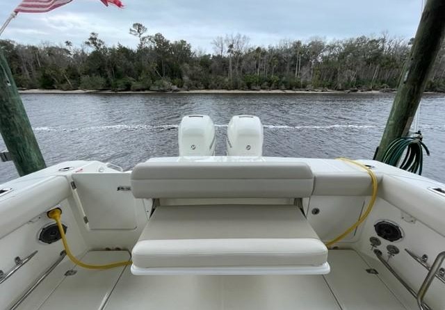 Boston Whaler 330 Outrage