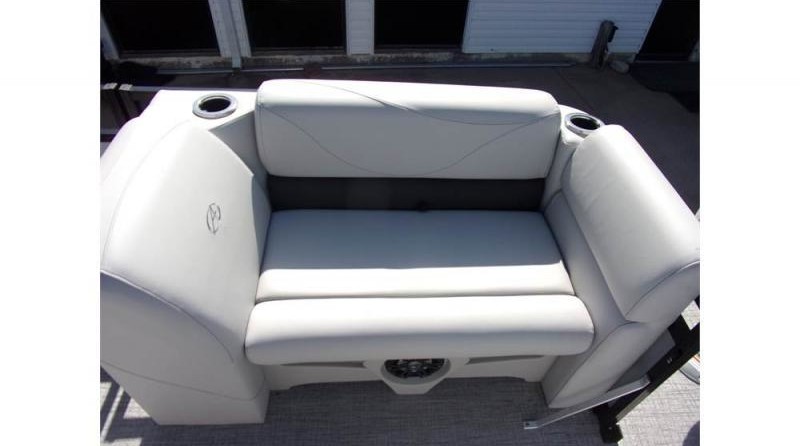 Sunchaser Boats Oasis 20 Fish-n-Cruise