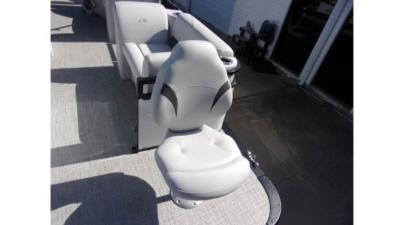 Sunchaser Boats Oasis 20 Fish-n-Cruise