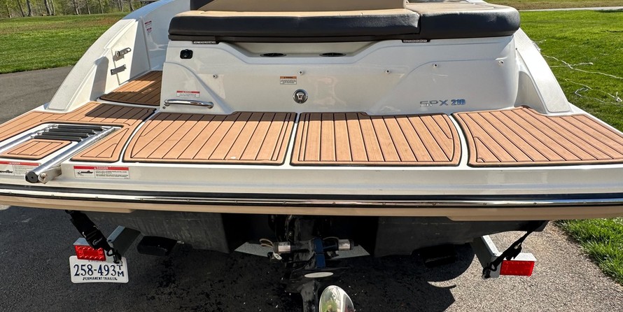 Sea Ray SPX 210