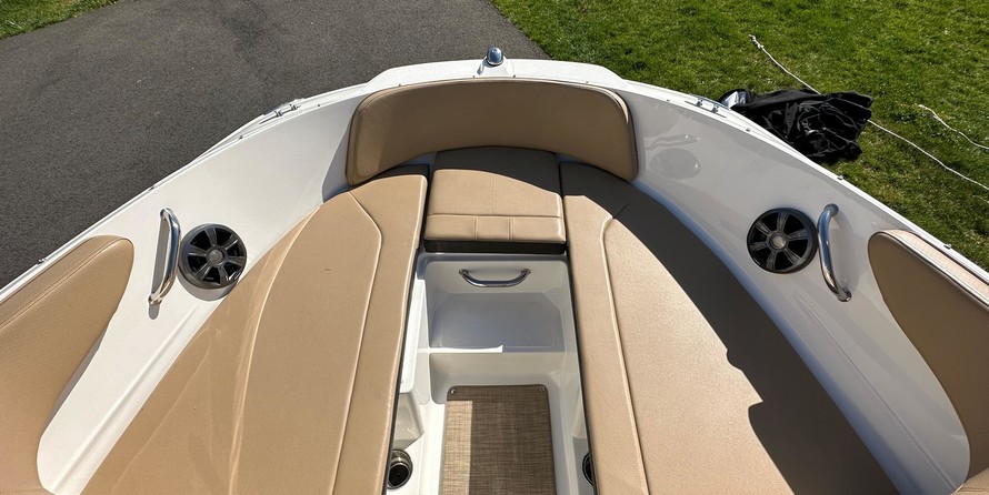 Sea Ray SPX 210