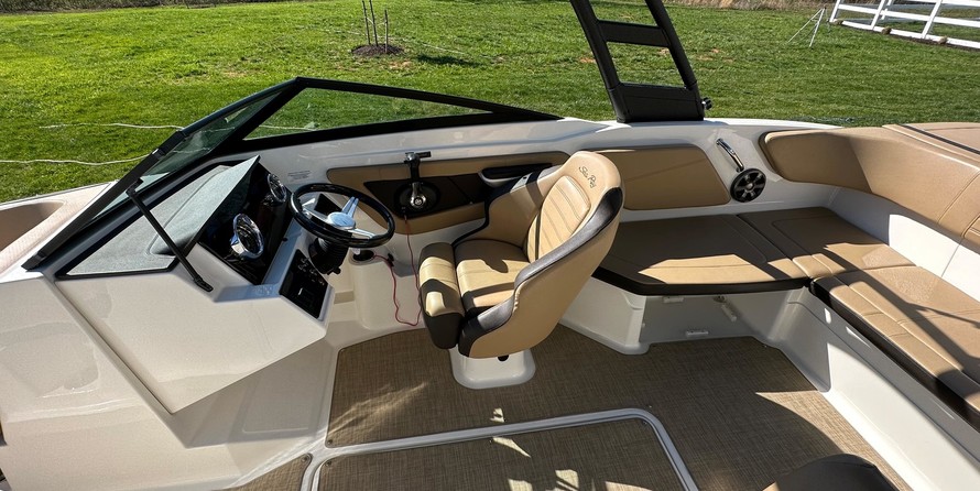 Sea Ray SPX 210