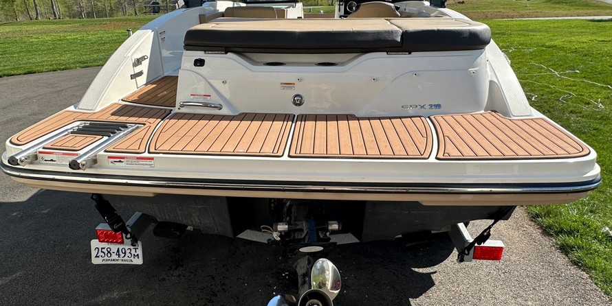 Sea Ray SPX 210
