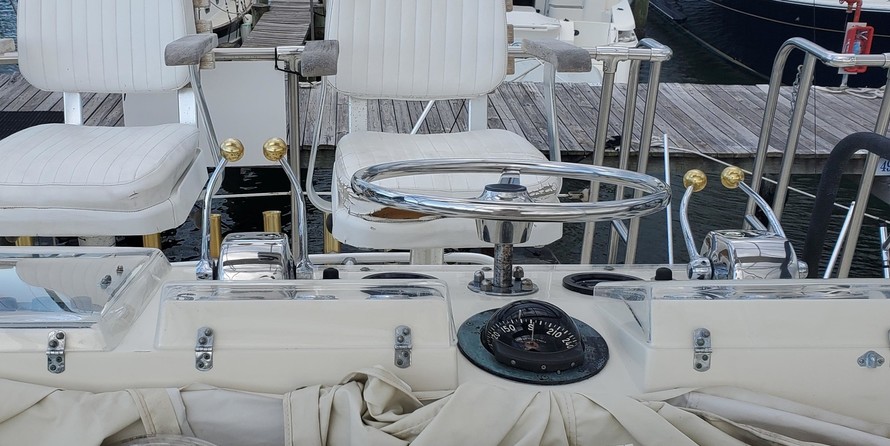 Hatteras 77 Convertible