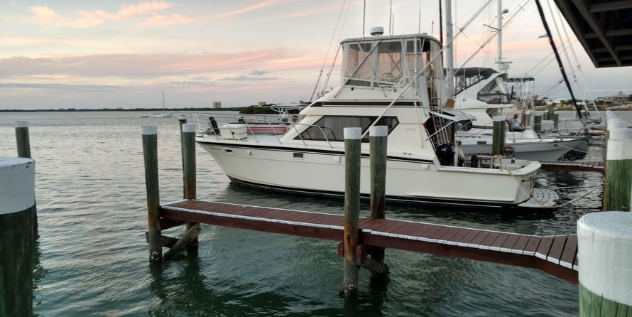 Hatteras 77 Convertible