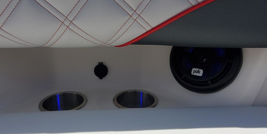 Splendor 240 cuddy cabin