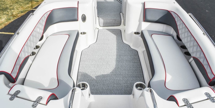 Splendor 240 cuddy cabin