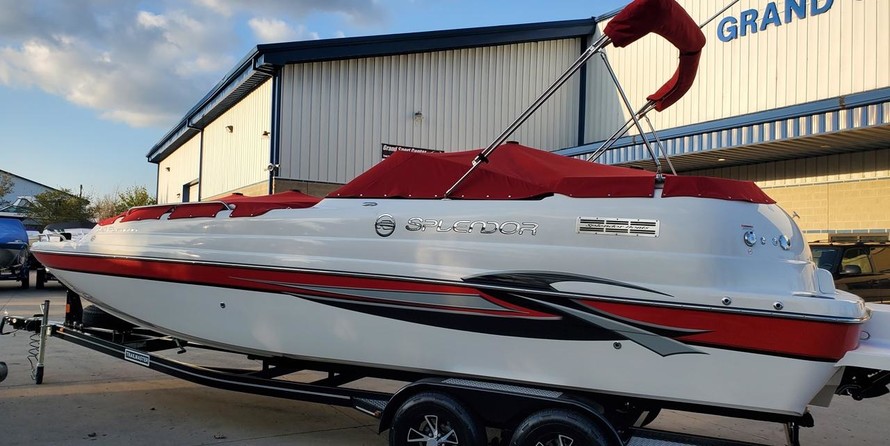 Splendor 240 cuddy cabin