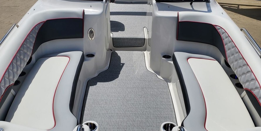 Splendor 240 cuddy cabin