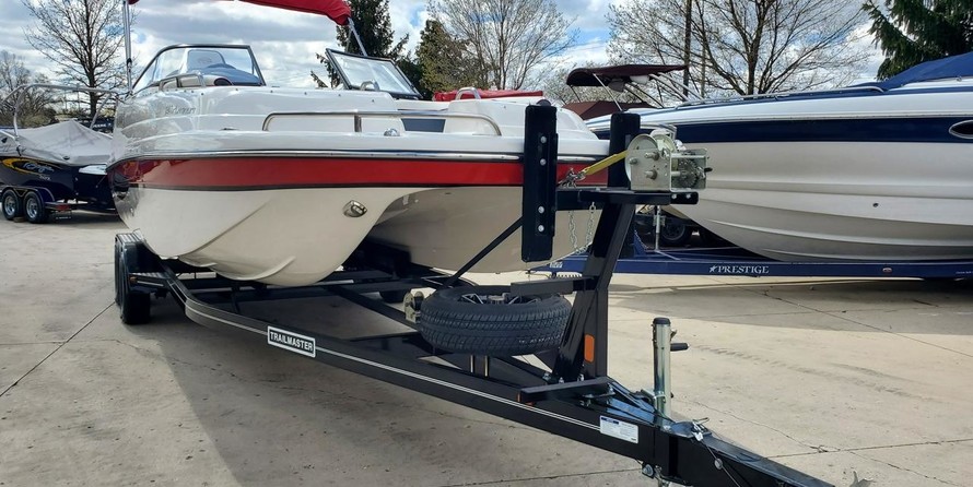 Splendor 240 cuddy cabin