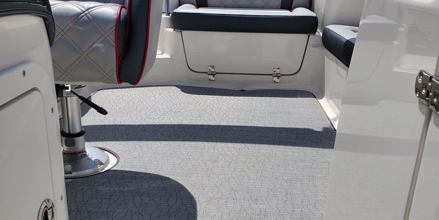 Splendor 240 cuddy cabin