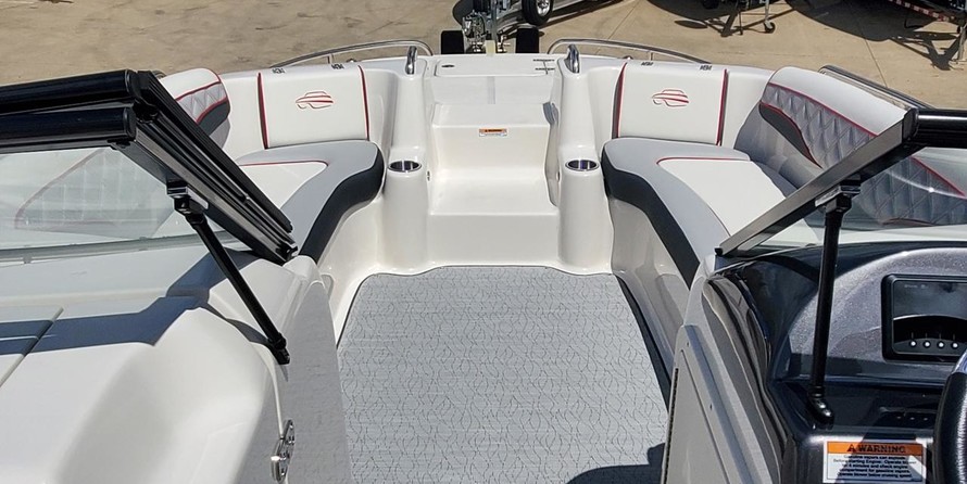 Splendor 240 cuddy cabin