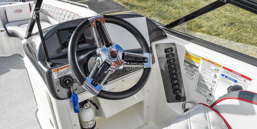 Splendor 240 cuddy cabin