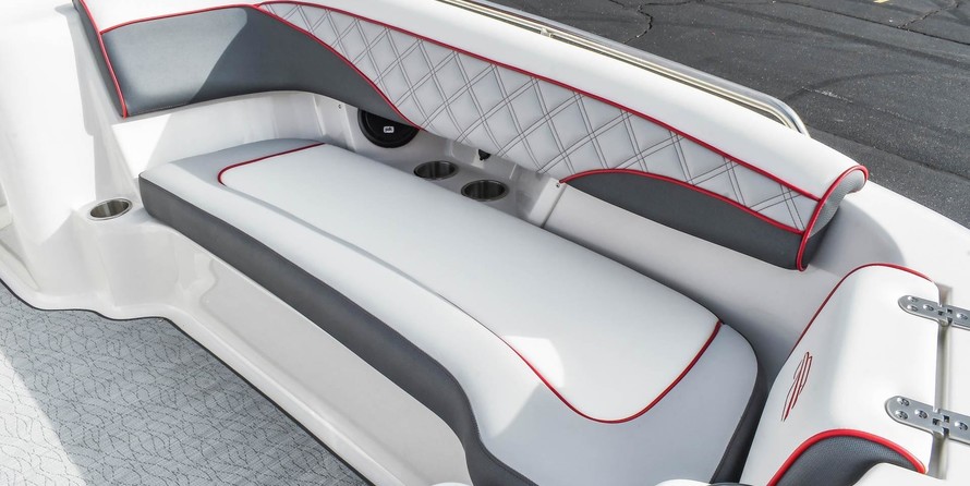 Splendor 240 cuddy cabin