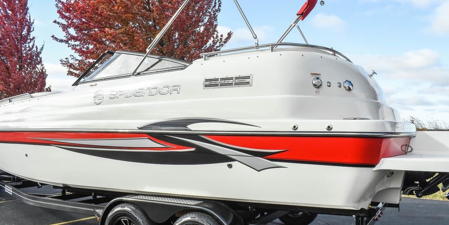 Splendor 240 cuddy cabin