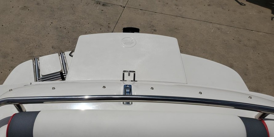 Splendor 240 cuddy cabin