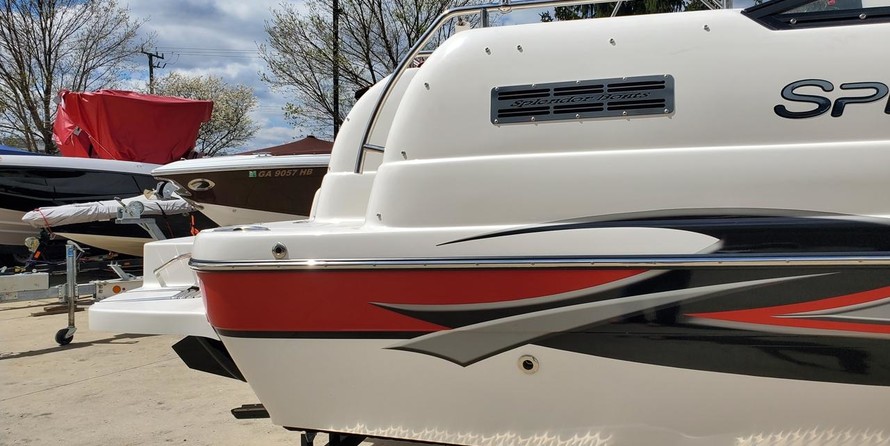 Splendor 240 cuddy cabin