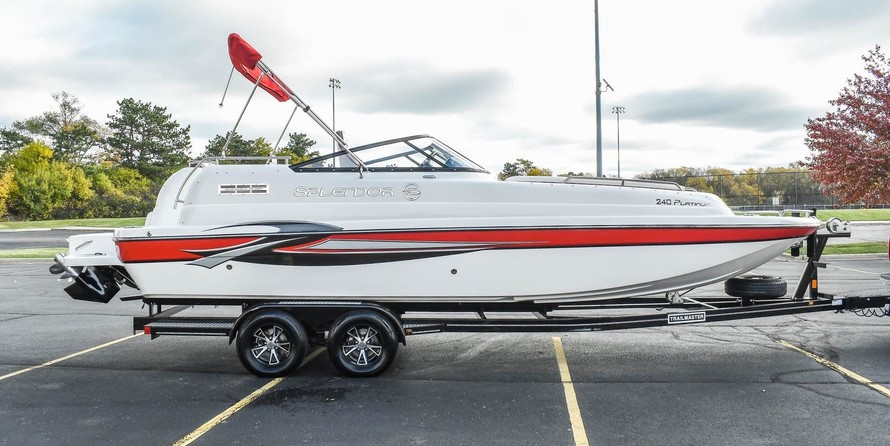 Splendor 240 cuddy cabin