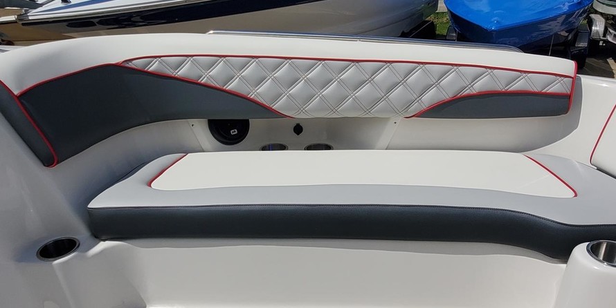 Splendor 240 cuddy cabin