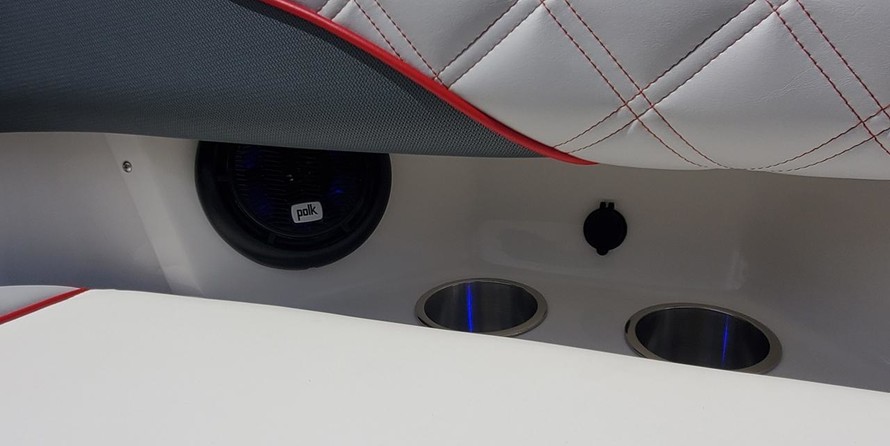 Splendor 240 cuddy cabin