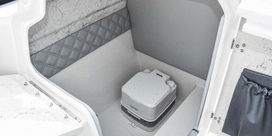 Splendor 240 cuddy cabin