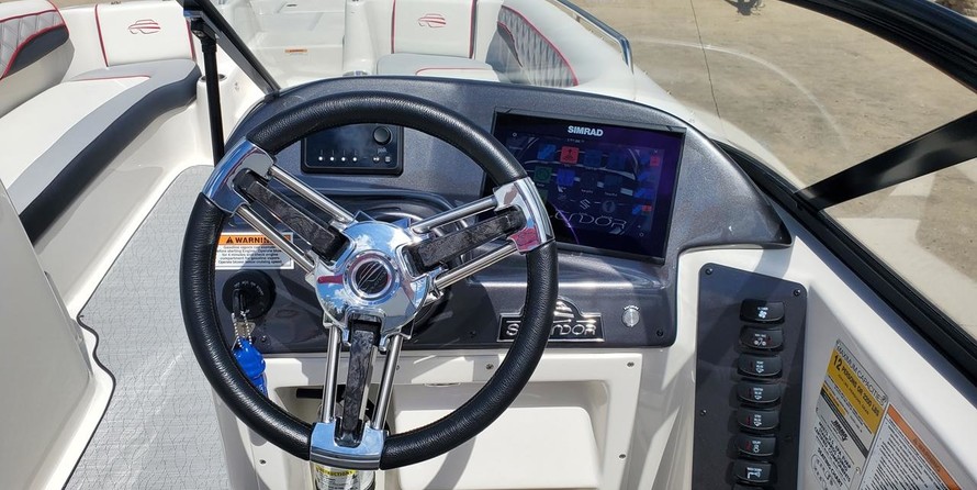 Splendor 240 cuddy cabin