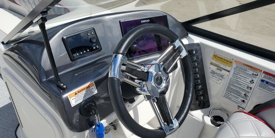 Splendor 240 cuddy cabin