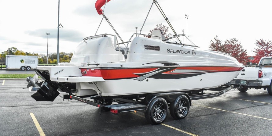 Splendor 240 cuddy cabin