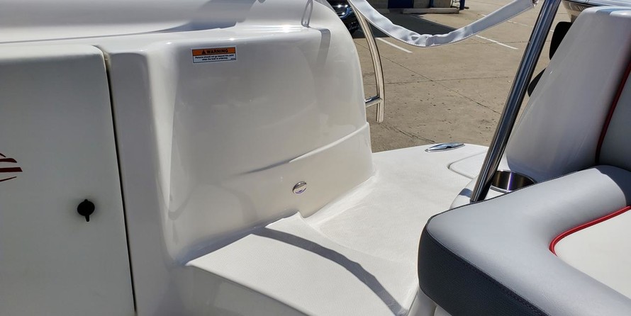 Splendor 240 cuddy cabin