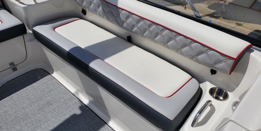 Splendor 240 cuddy cabin